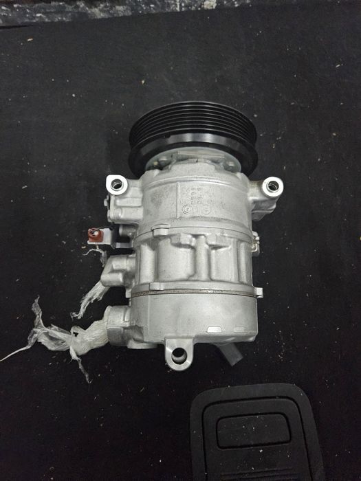 Kompresor klimatyzacji Audi A4 B9 A5