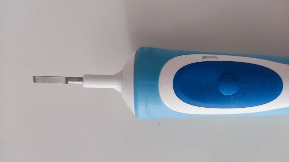 Электрическая зубная щетка Braun Oral-B (моторный блок)