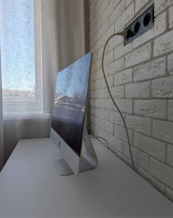 Прошам 2 шт. Imac 21.5 2017 року, з коробками. Ідеальний стан.
