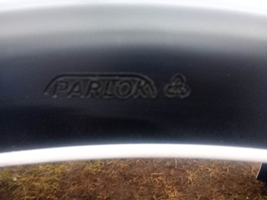 Sprzedam błotniki/ nadkola