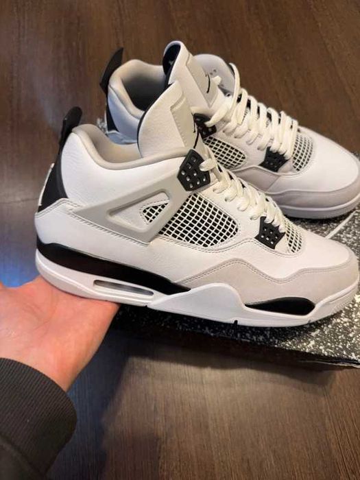 Jordan 4 Retro Military Black Rozmiar 40