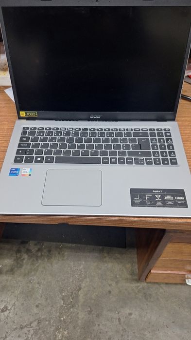 Portátil Acer Aspire 3