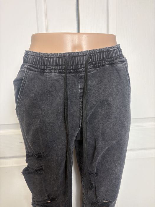 Jeansy joggery czarne  z dziurami M/L