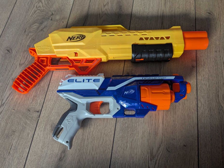 Nerf Alpha Strike i Nerf Disruptor pistolety