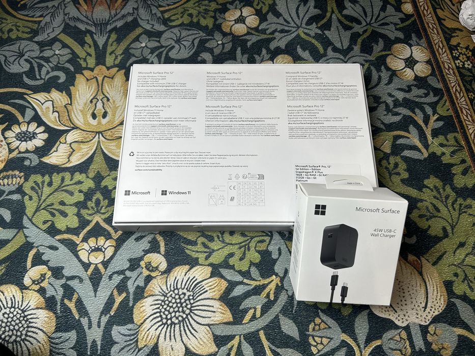 Microsoft Surface Pro, Copilot+ PC 12” Snapdragon X Plus 16GB RAM 512GB