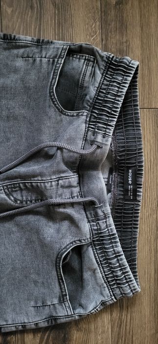 Spodnie jeansowe  jogger firmy House  rozm.30/34