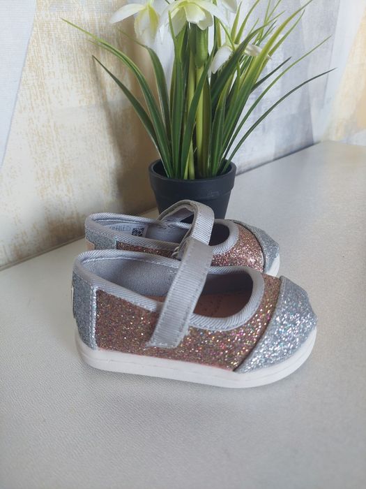 Фірмове взуття для дівчинки 20-21р