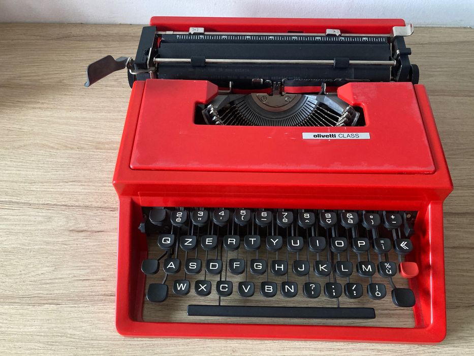 Máquina de escrever  **  Olivetti Class