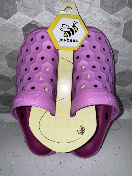 Продам кроксы joybees