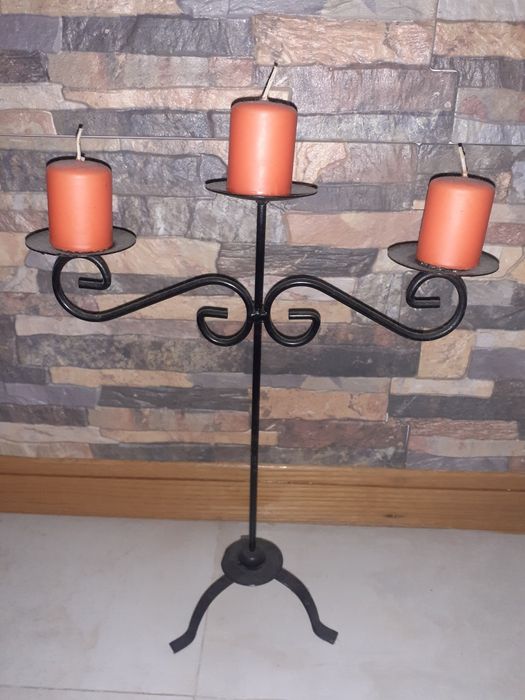 Black metal candle holder for 3 candles