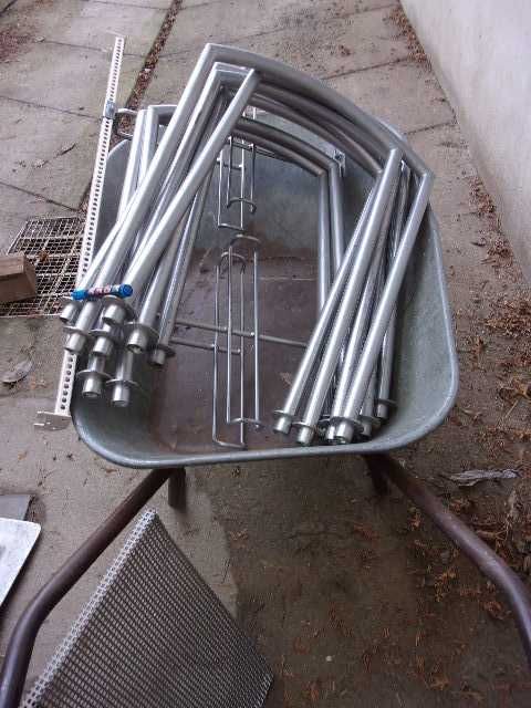 Śruby duże i mniejsze oraz wkręty