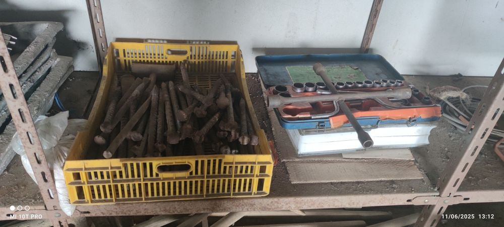 Material de construção vários em bom estado.