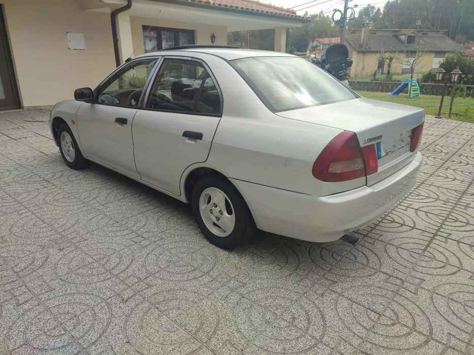 Mitsubishi Lancer 1.3 glx