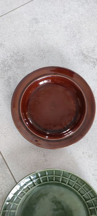 Stare porcelanowe talerze dla kolekcjonerów
