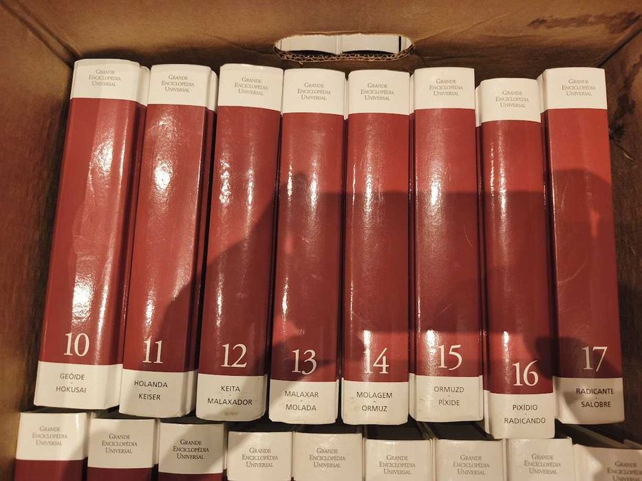 Grande Enciclopédia Universal - 30 Volumes