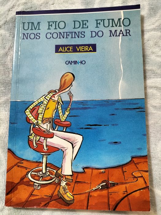 Livro Um fio de fumo nos confins do mar