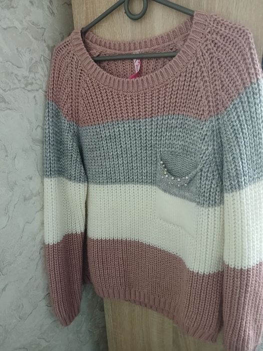 Светер теплий жіночий