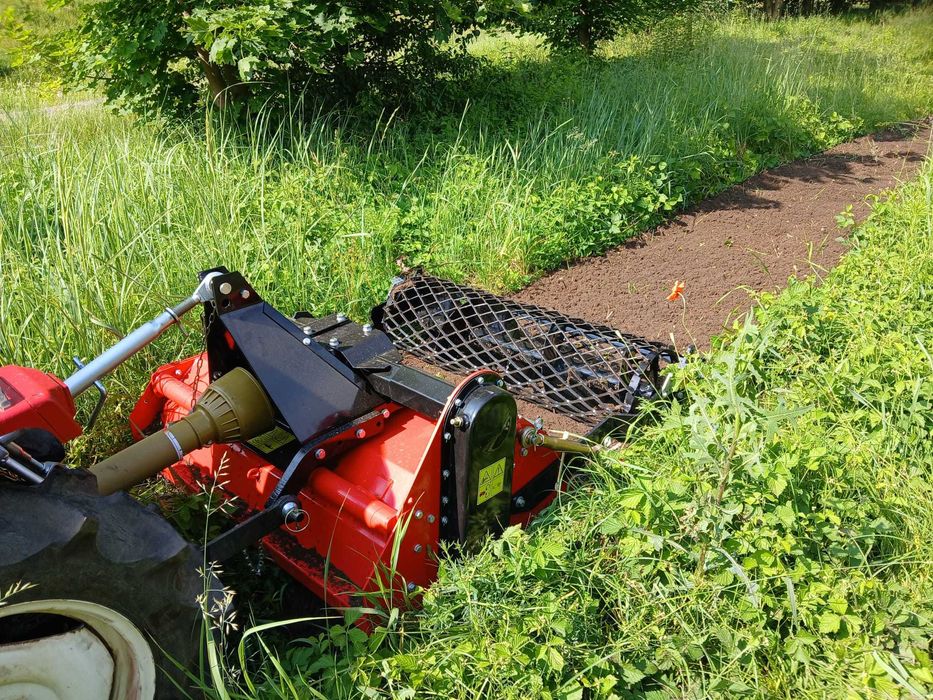 Usługi glebogryzarką separacyjną glebogryzarka nowy trawnik aerator wertykulator zakładanie trawników napowietrzenie trawy niwelacja terenu