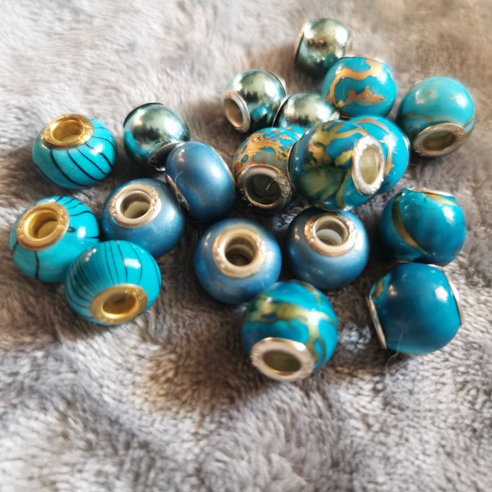 Duzy zestaw koralikow do robienia bransoletek