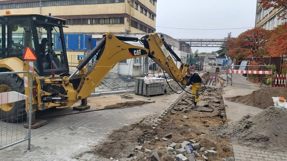 Usługi koparką - prace ziemne ,rozbiórki ,niwelacje terenu ,wykopy