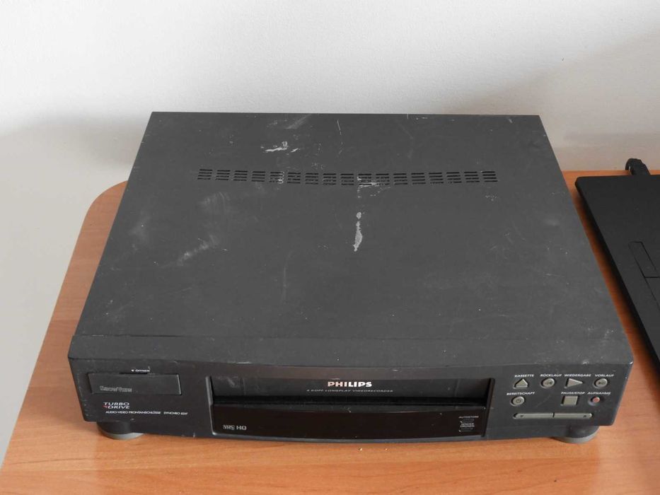 Magnetowid Philips VR 447 / 02 niesprawny