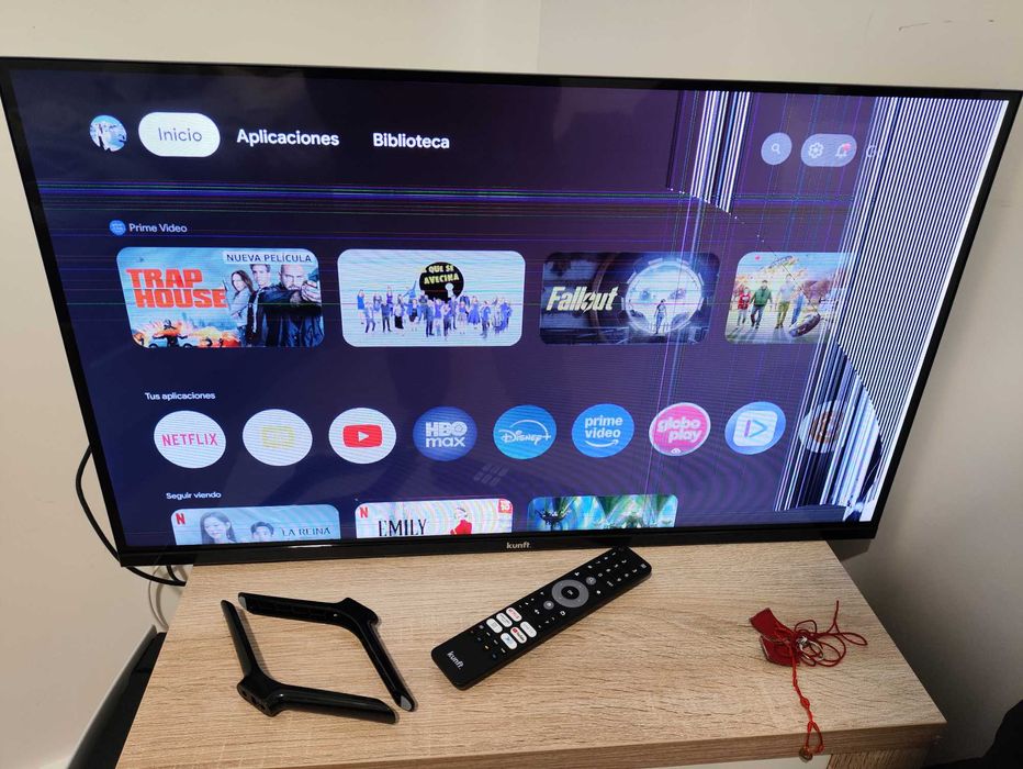 TV Ecrã danificado | TV Google KUNFT K10048H32H (LED 32'' Smart TV)