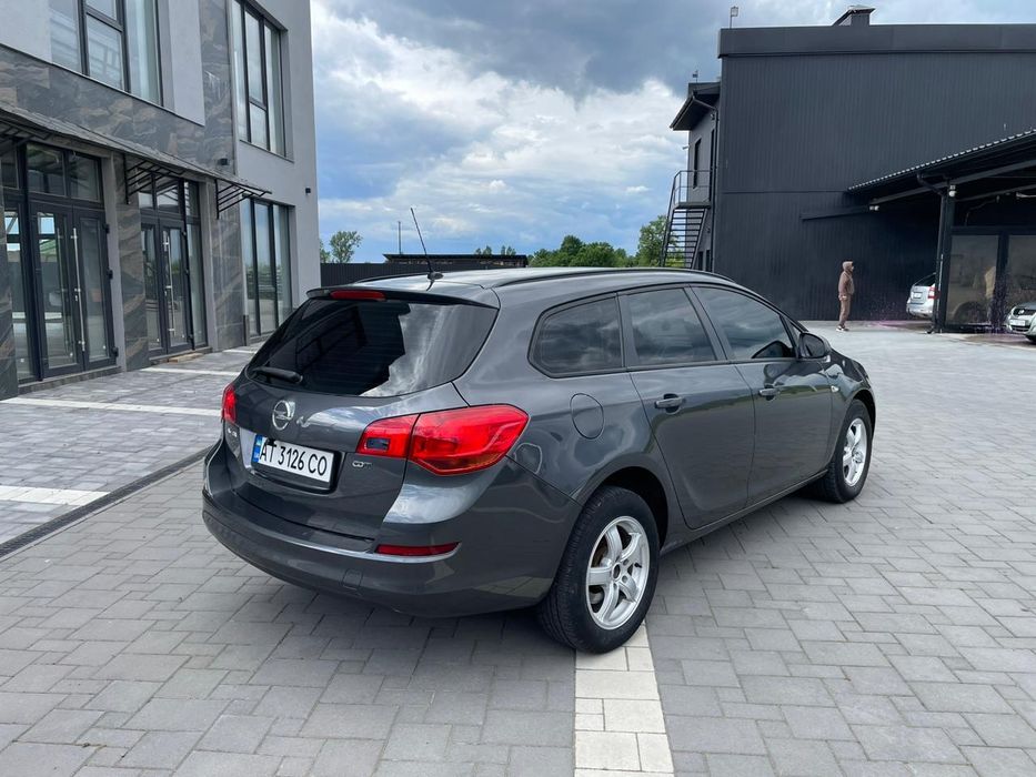 Опель Астра 1,7 crdi 2011р.