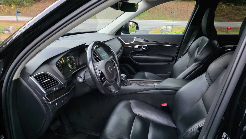 Volvo XC90 T6 Momentum      2019