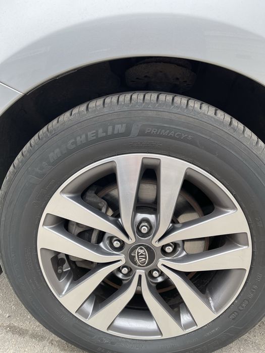 Продам машинку  Kia Carens