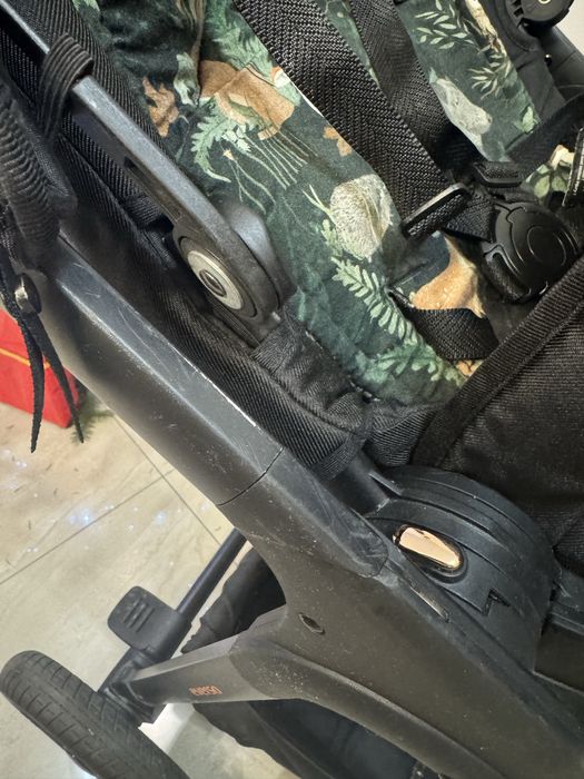 Spacerówka w dobrym stanie, czarna, śpiworek, regulowane oparcie