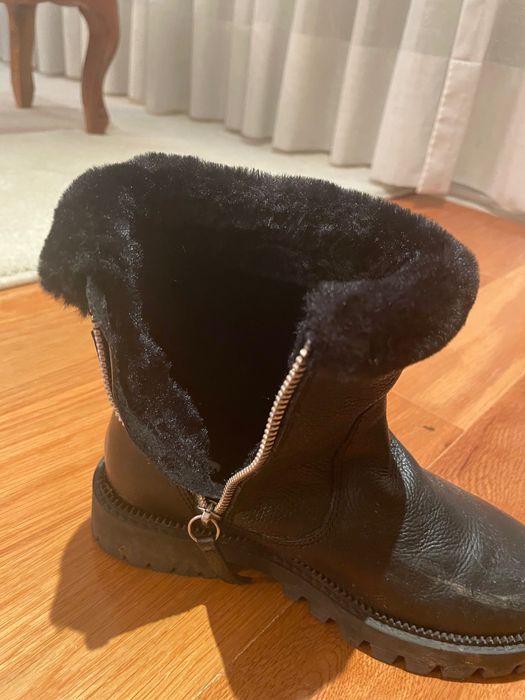 Botas pretas de cano baixo -Tma. 33