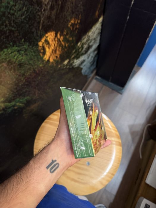 Magic: The Gathering — The Hobbit Collector Booster Box (Selado)