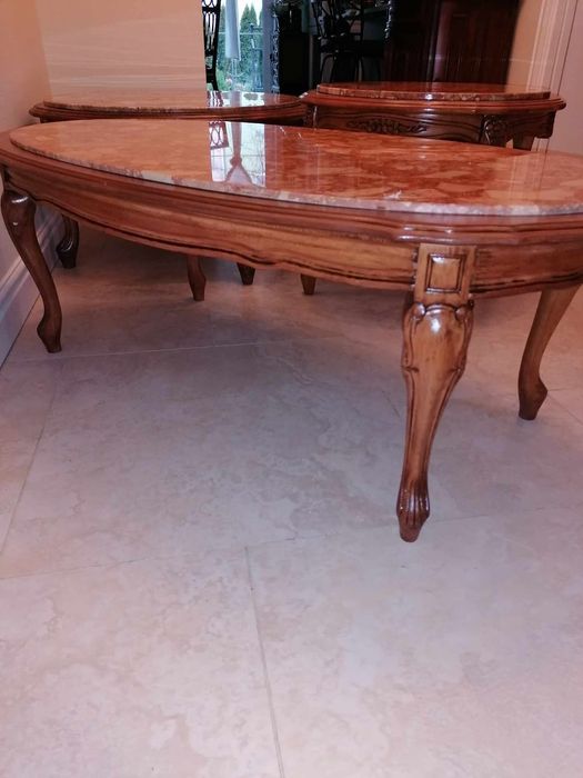 Owalny stolik dębowy z kamieniem