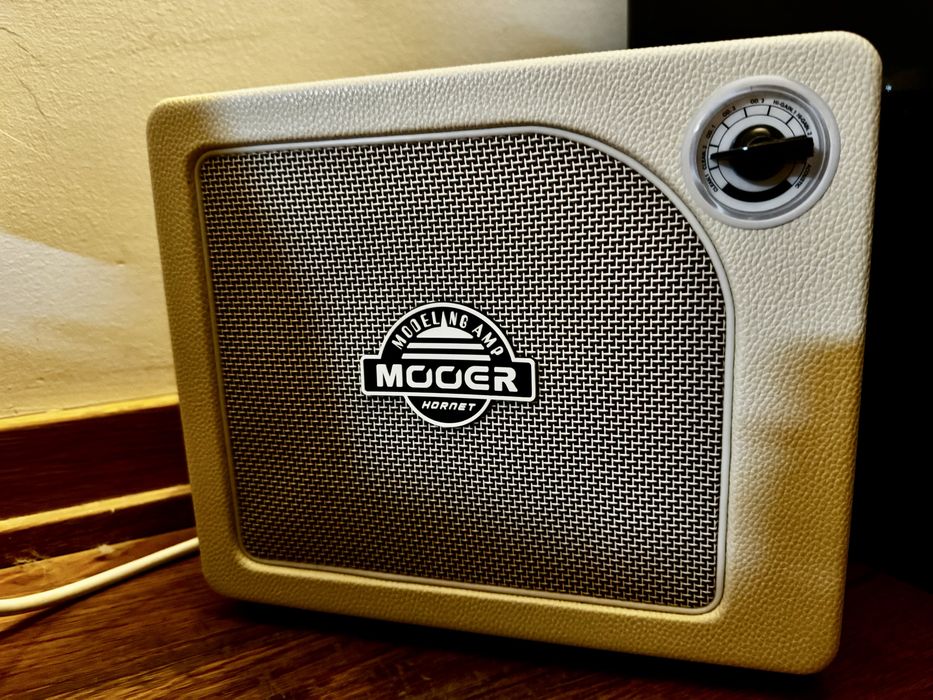 Amplificador  para guitarra Mooer Hornet como novo