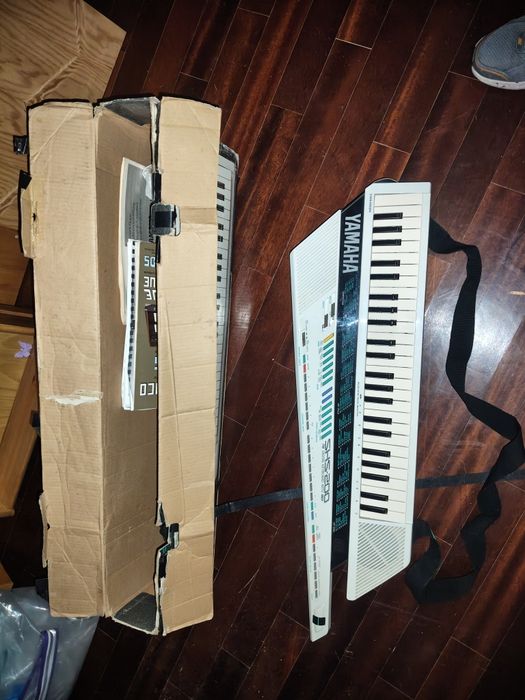Órgão teclado keytar vintage - Yamaha SHS-200