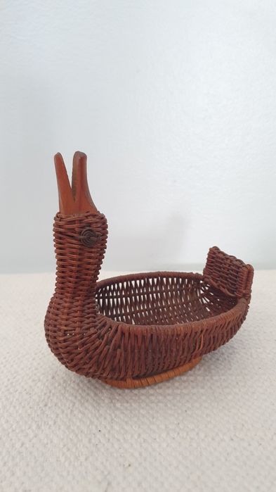 Pato antigo em palhinha