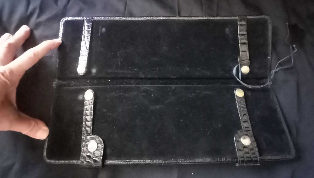 Estojo p gravatas, couro, como novo