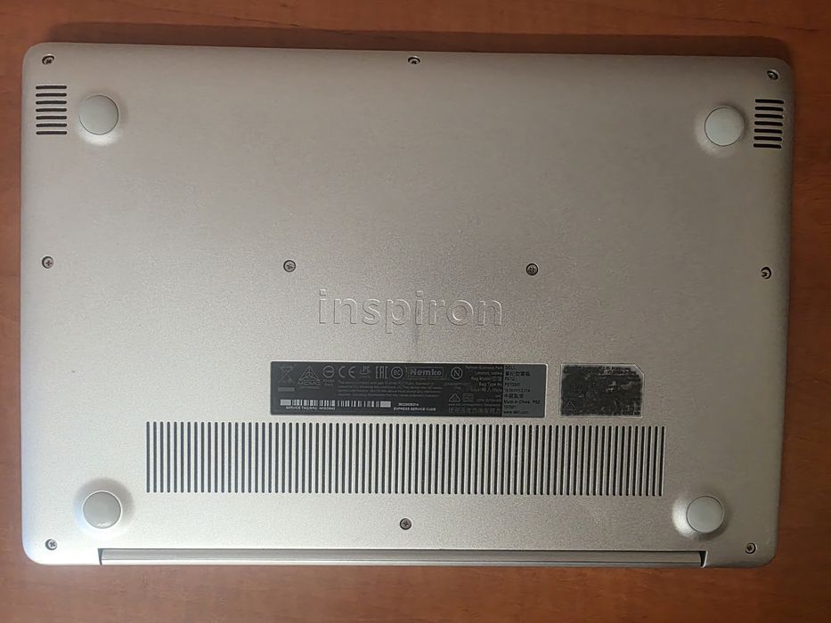 Dell Inspiron 13 5370•™Intel i3-8130U•8Gb/240Gb