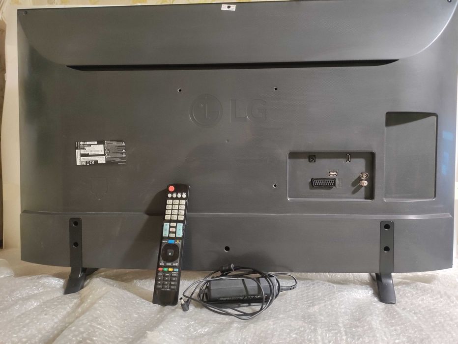 Продам полностью рабочий телевизор LG 43LH510V