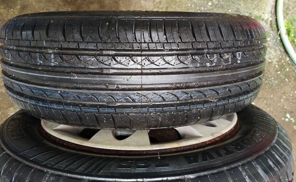 Jantes 14” com pneus 165/65 R14