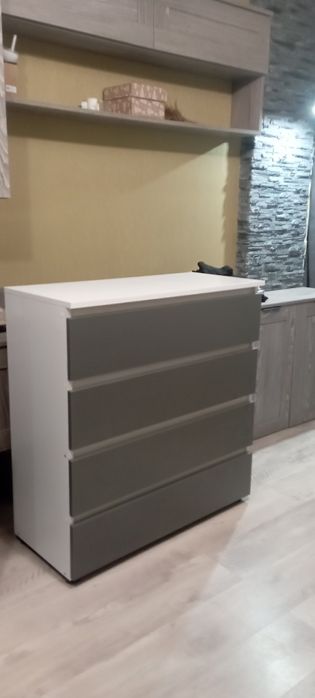 Розпродаж.Комоди.меблі.тумби.столи.