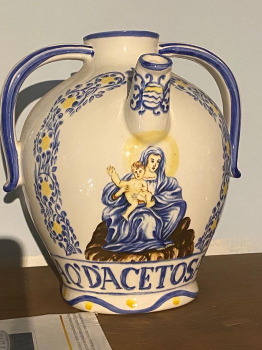 Potes de farmácia antiga (Cerâmica de Coimbra)