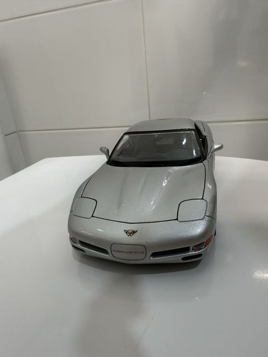 Chevrolet Corvette C5 Burago 1/18