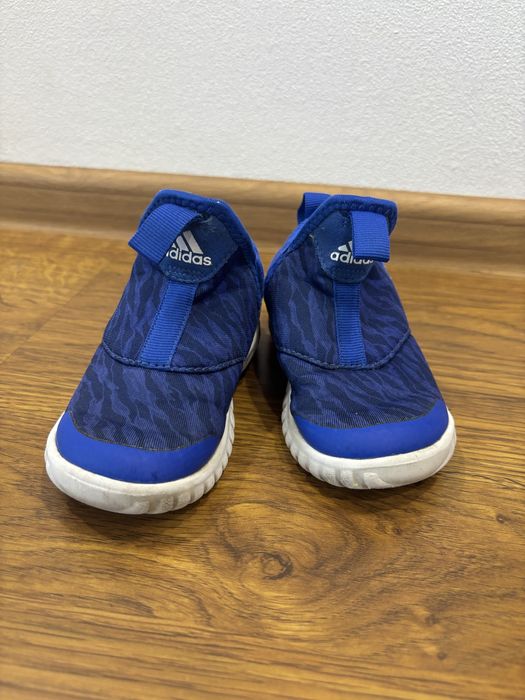 Кросівки дитячі, adidas оригінал. Розмір 24.