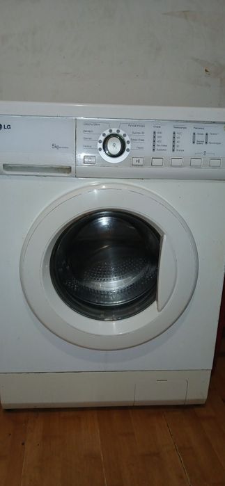 Продам повністю справну пральну машину  LG