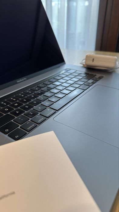 MacBook Pro 16” 2019 – i7 / 32 GB RAM