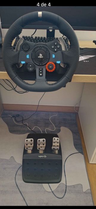 Vendo ps4 praticamente nova 1 tb + snowruner e fifa 20 e volante ps4 tambem praticamente novo
