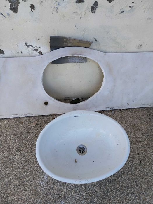 Pedra mármore com lavatório