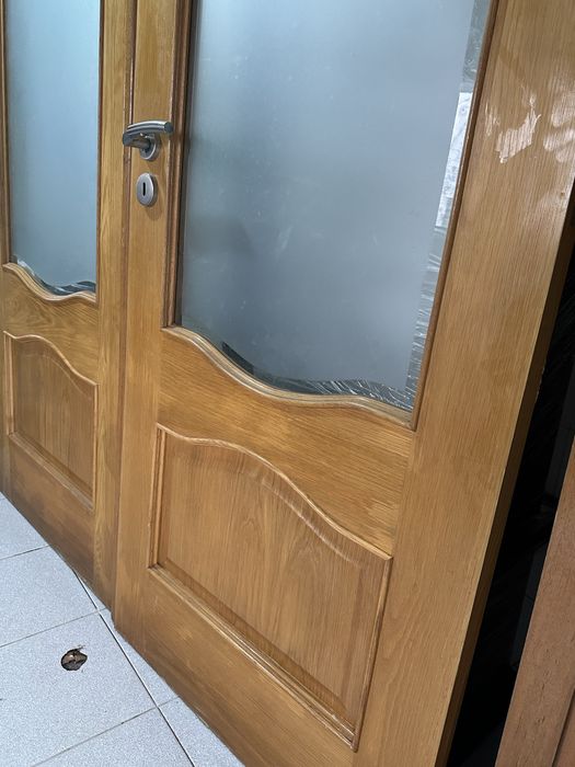 Porta dupla com vidro fosco