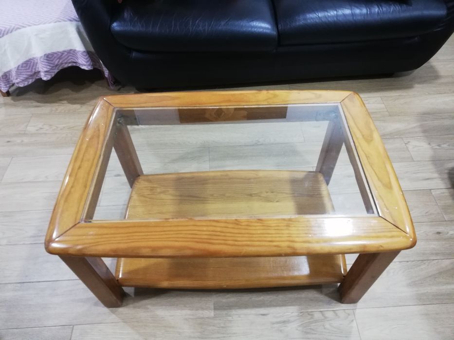 Mesa pequena de centro
